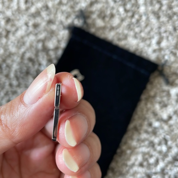 EERA Key White Gold Diamond Single Earring - Picture 9 of 17